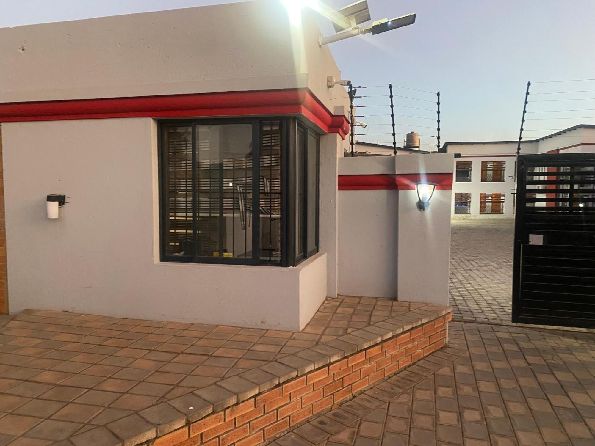 Hotel El Infinito Kempton Park Exterior photo