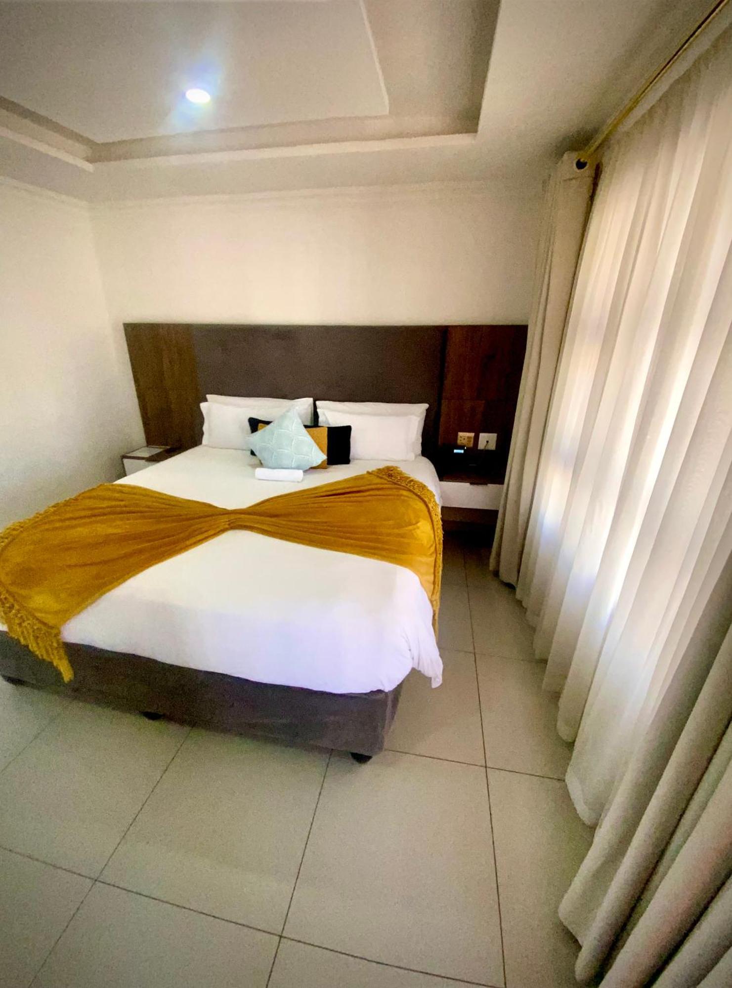 Hotel El Infinito Kempton Park Exterior photo